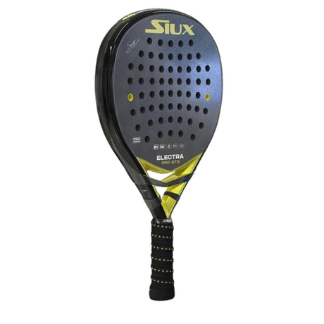 The SIUX Padel Racket Electra Pro ST3 2024 Franco Stupa, endorsed by Franco Stupaczuk, boasts a black and yellow design with a dotted surface pattern for improved grip and aerodynamics.