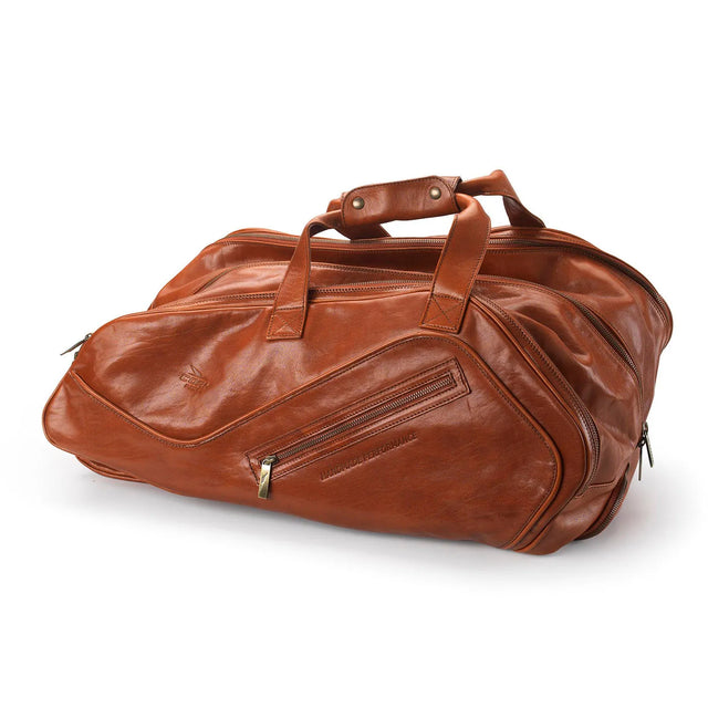 Explore the elegance of the Cork Padel Leather Thermobag. This Portuguese exclusive features genuine brown leather, multiple zippered compartments, and two handles with a snap button strap, merging style with practicality.